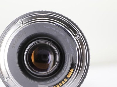 佳能EF75-300mm镜头评测——拍摄体验与性能解析